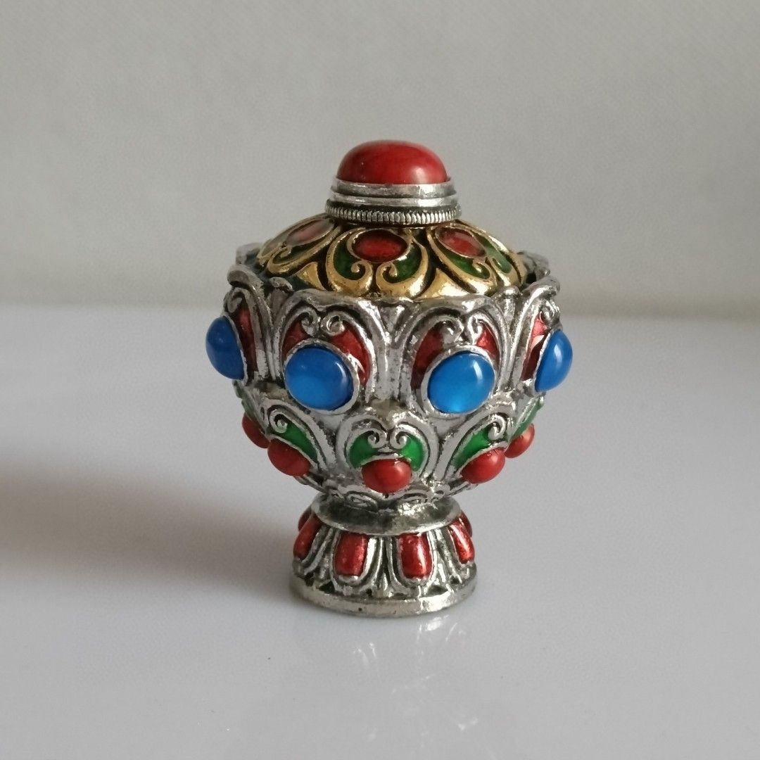 Vintage Collectible Bottles - زجاجة نشوق نحاسية نقية مرصعة بالأحجار