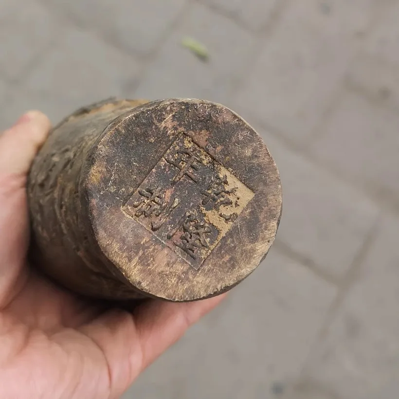 مزهرية من مجموعة البرونز، بزخر - مراجعة Collectible Vintage Tools وسعره