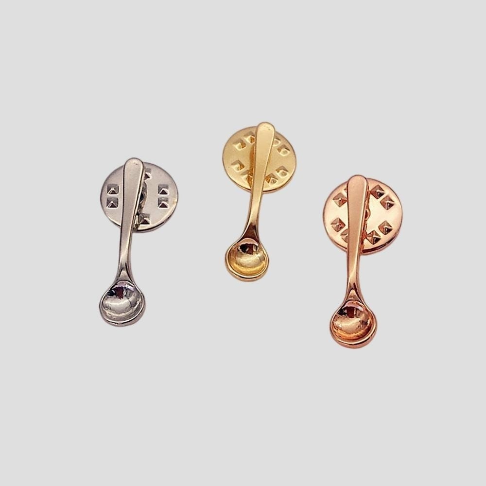 دبابيس طية صدر معدنية بتصميم م - مراجعة Vintage Collectible Spoons وسعره