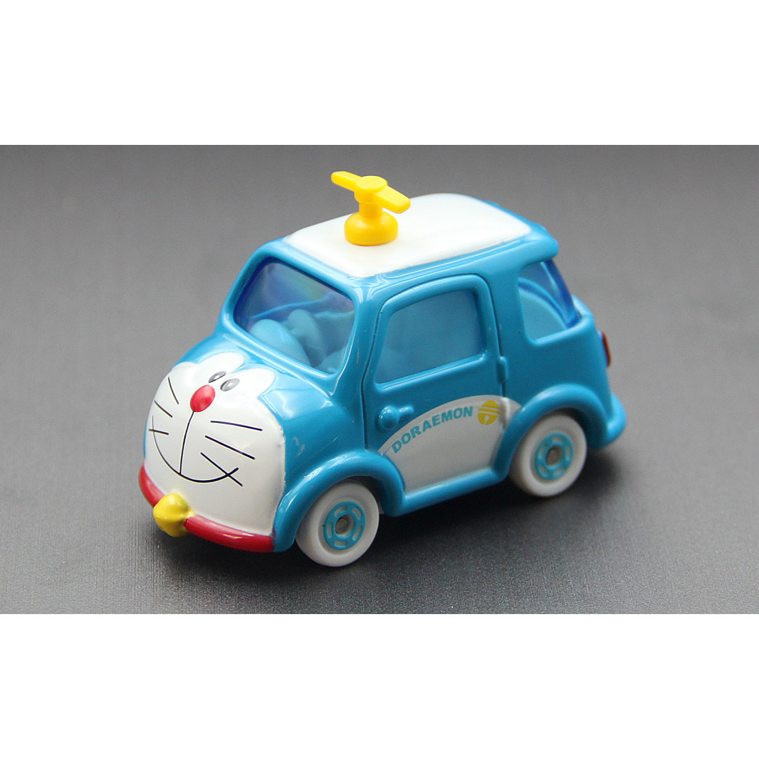 متوفر الآن: سيارة تاكارا تومي  - مراجعة Vintage Collectible Toy Cars وسعره
