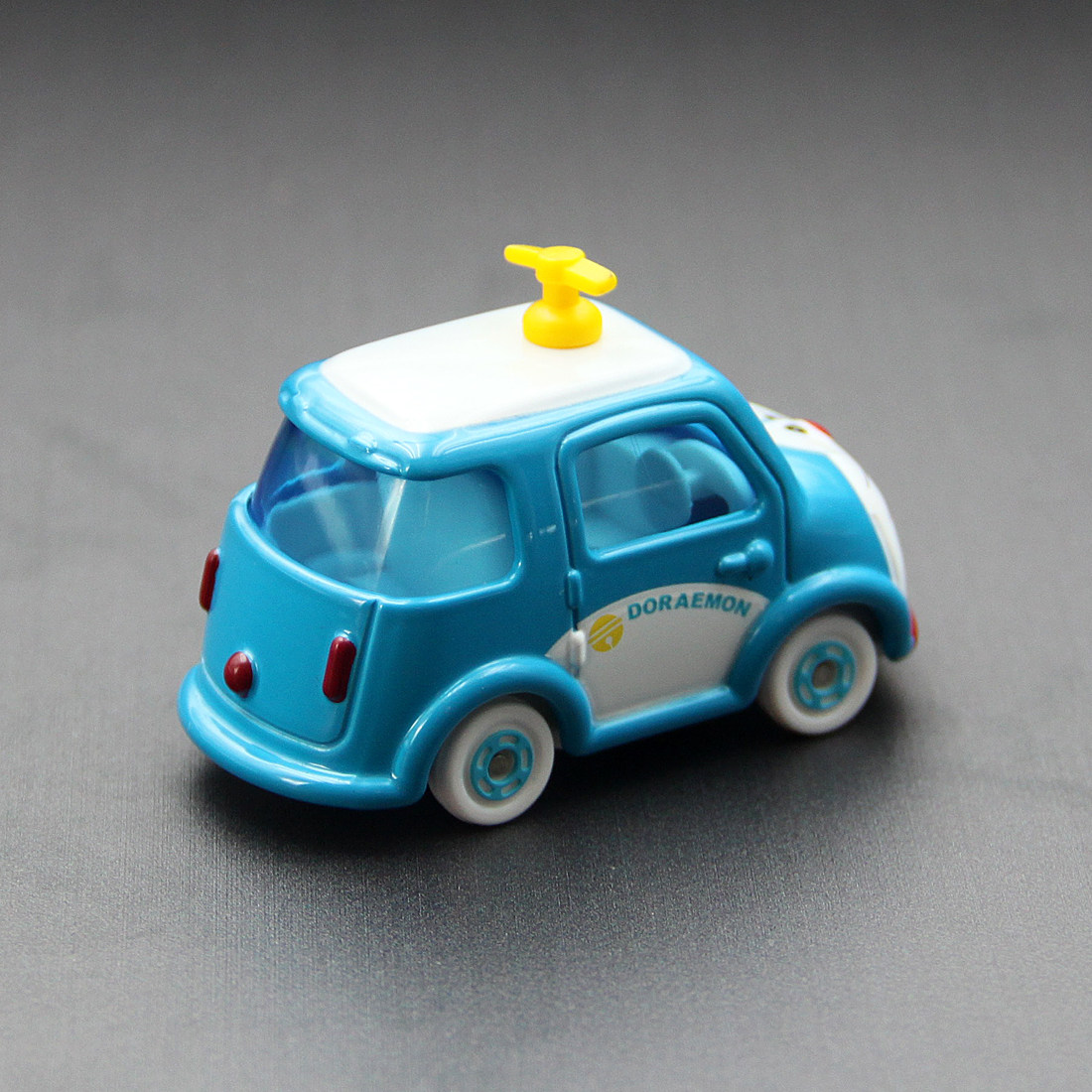 متوفر الآن: سيارة تاكارا تومي  - مراجعة Vintage Collectible Toy Cars وسعره